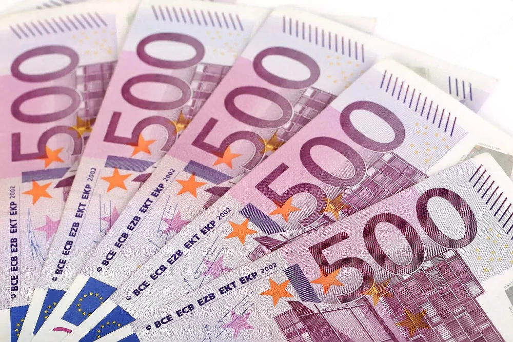Kredi!te und Investitionen für Landwirtschaft, Industrie und Immobilien (10.000   bis 350.000.000  )