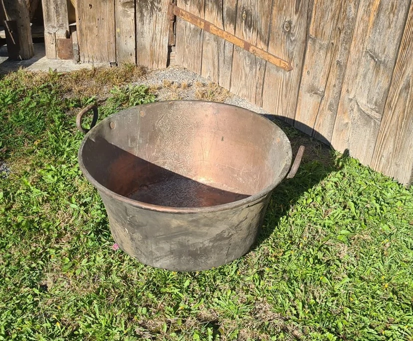 alter Kupferkessel 