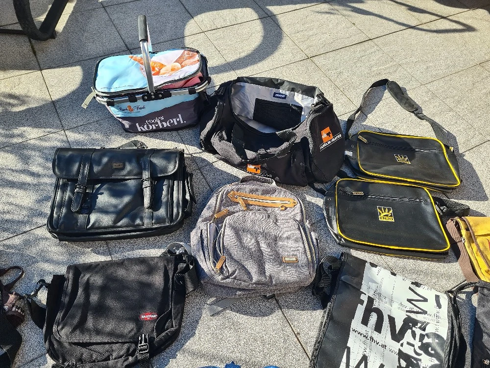 verschiedene taschen