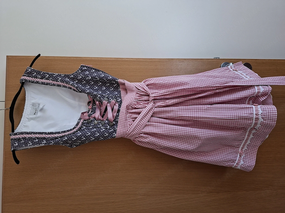 3 tolle Dirndl zu verkaufen, super Zustand