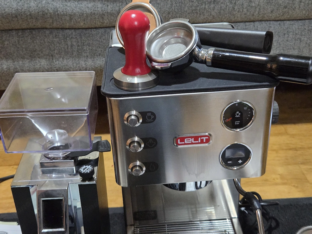 Lelit Victoria PL91T Kaffeemaschine & Eureka Mignon Specialita 