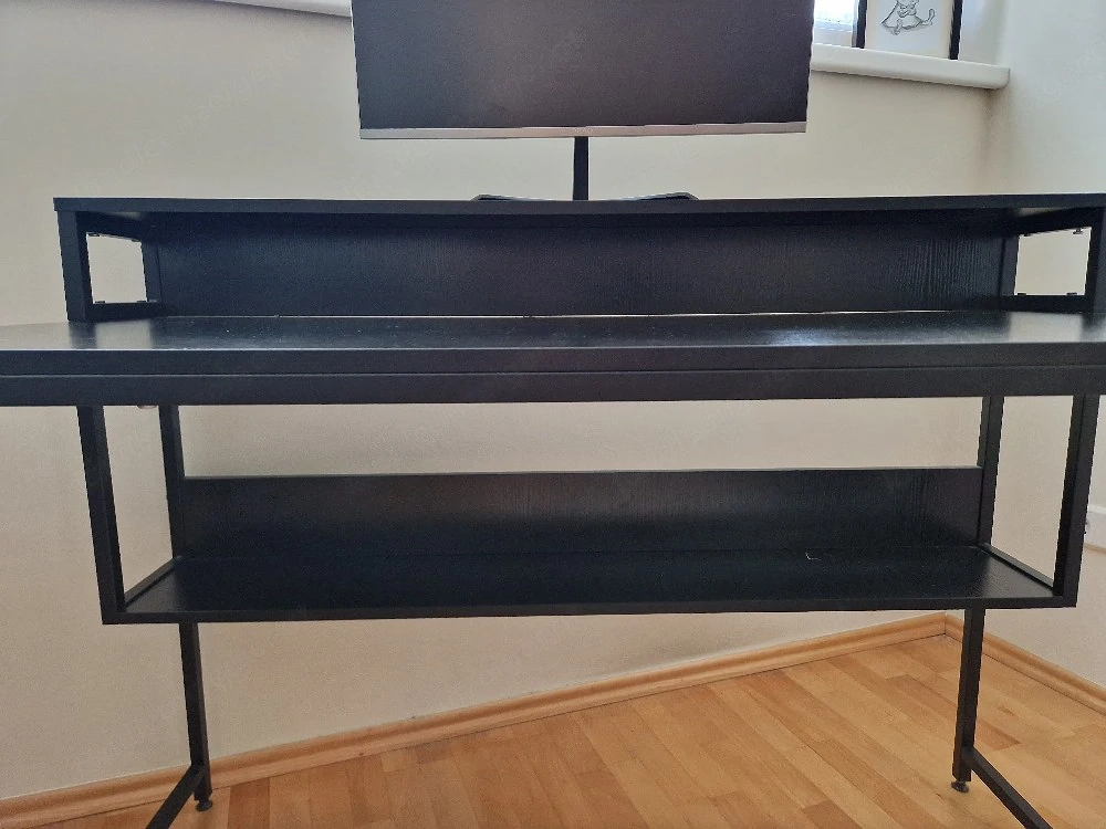 Schreibtisch
