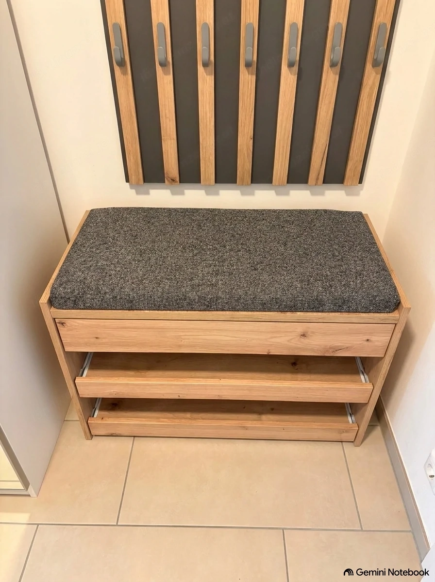 Schuhregal mit Schubladen und Sitzbank