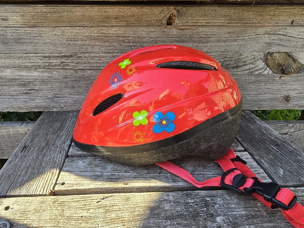 Helm Mit Blumendesign