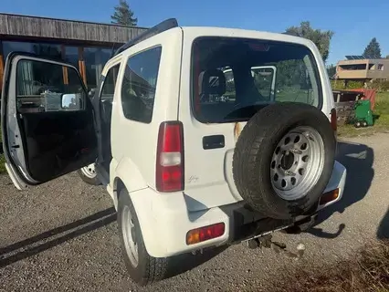 Suzuki Jimny 1.5 VX DDiS   Diesel   2WD 4WD   5-Gang