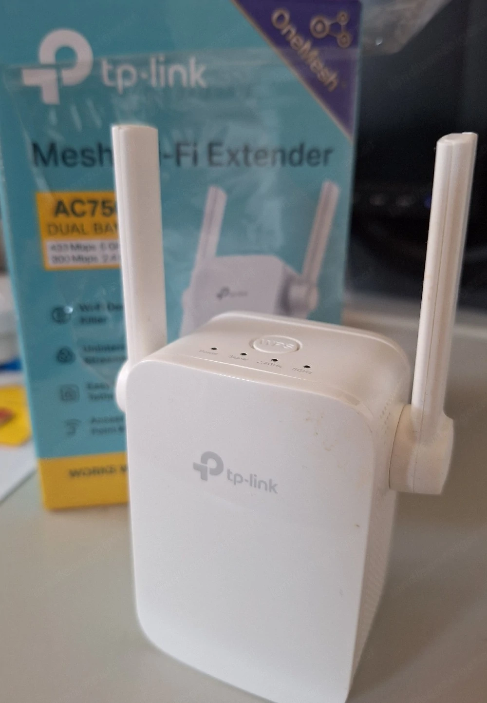 Mesh Wi-Fi Range Extender AC-750