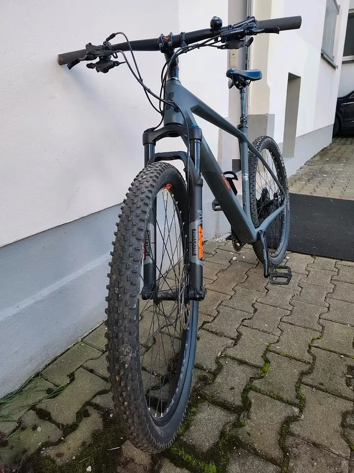 Cube Reaction Carbon Hardtail MTB