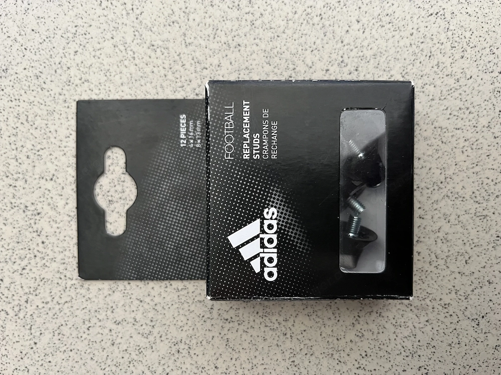 Adidas Ersatzfußballstollen NEU