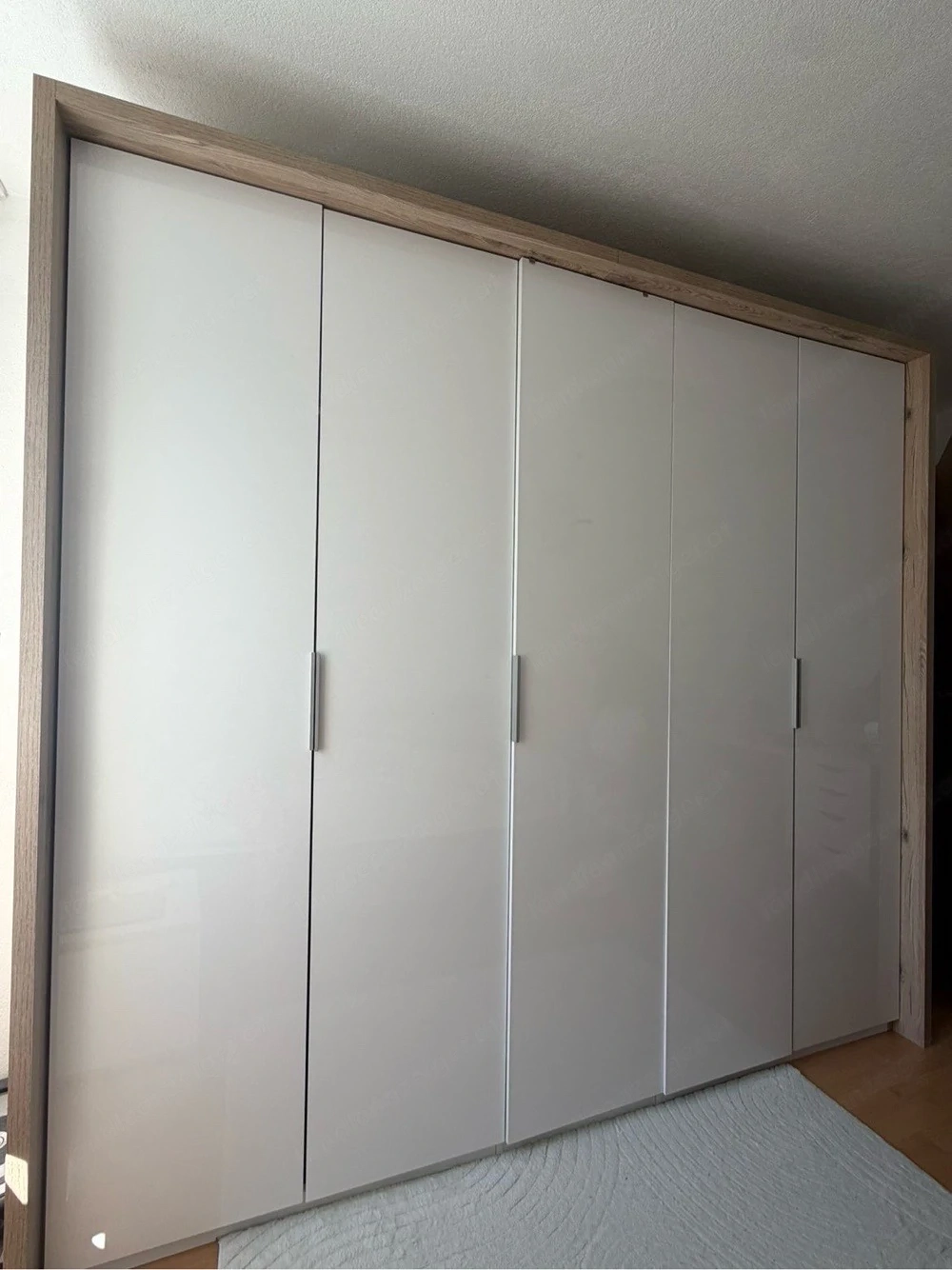 Kleiderschrank zum Verkaufen