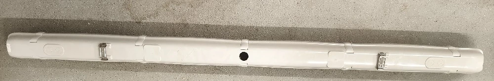 Lampe mit LED Röhre
