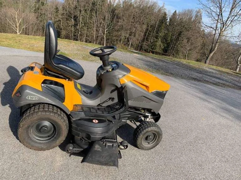 Rasenmäher Traktor STIGA