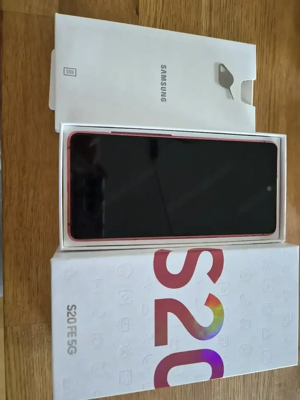 Samsung Galaxy S20 FE 5G 128GB + Hülle + Displayfolie + OVP 