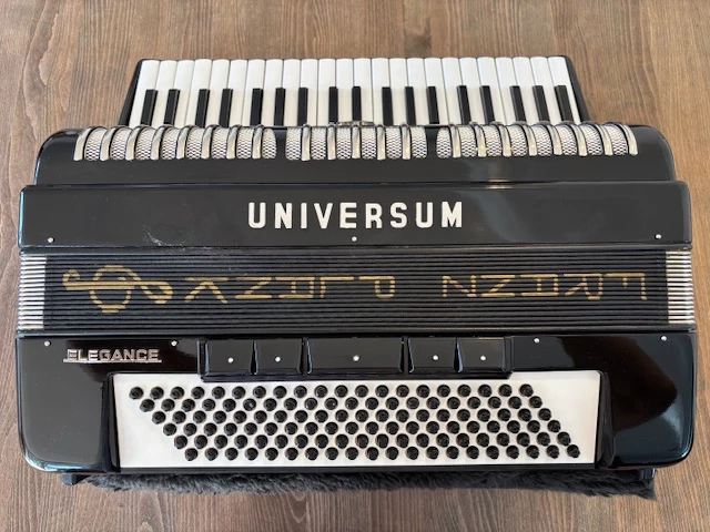 Akkordeon Universum Elegance