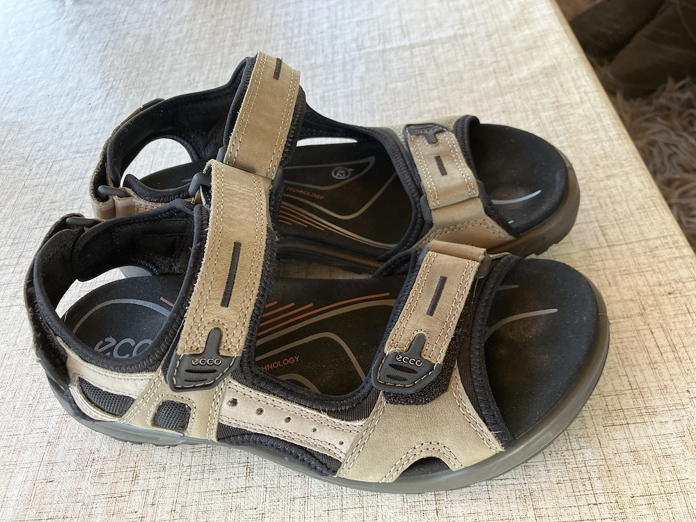 Herrensandalen Größe 42