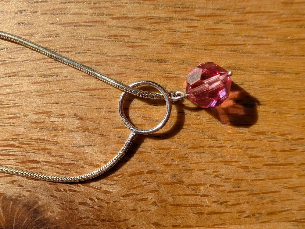 Halskette aus Sterling Silber mit rosa Kristall-Anhänger