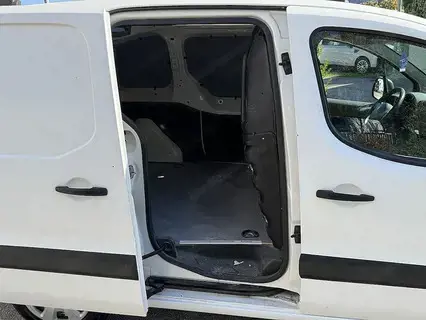 Peugeot Partner L1 Business 1,6 BlueHDi 75 Neu Vorgeführt 
