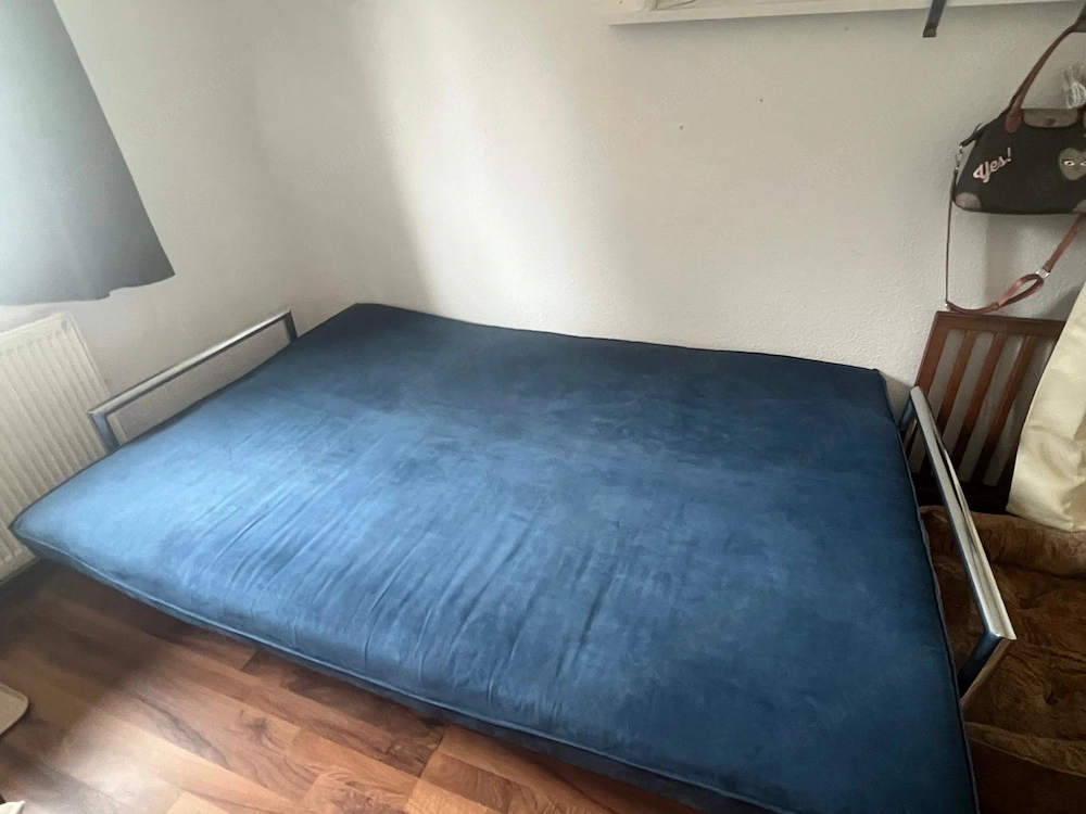 Klappbares Schlafsofa