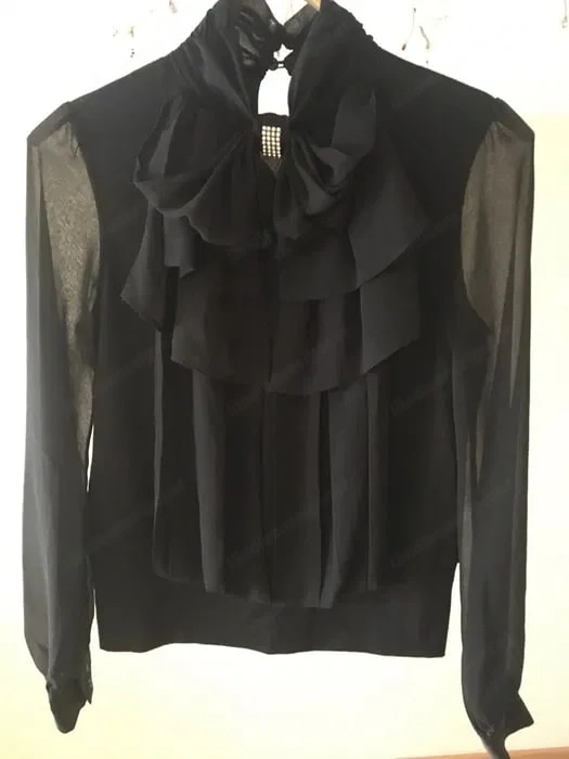 Svart blus fr n Zara (M)