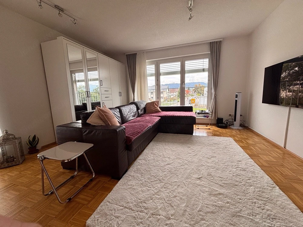 Helle 1 -Zimmer-Wohnung mit Einbauküche& Tiefgaragenplatz in Lauterach 