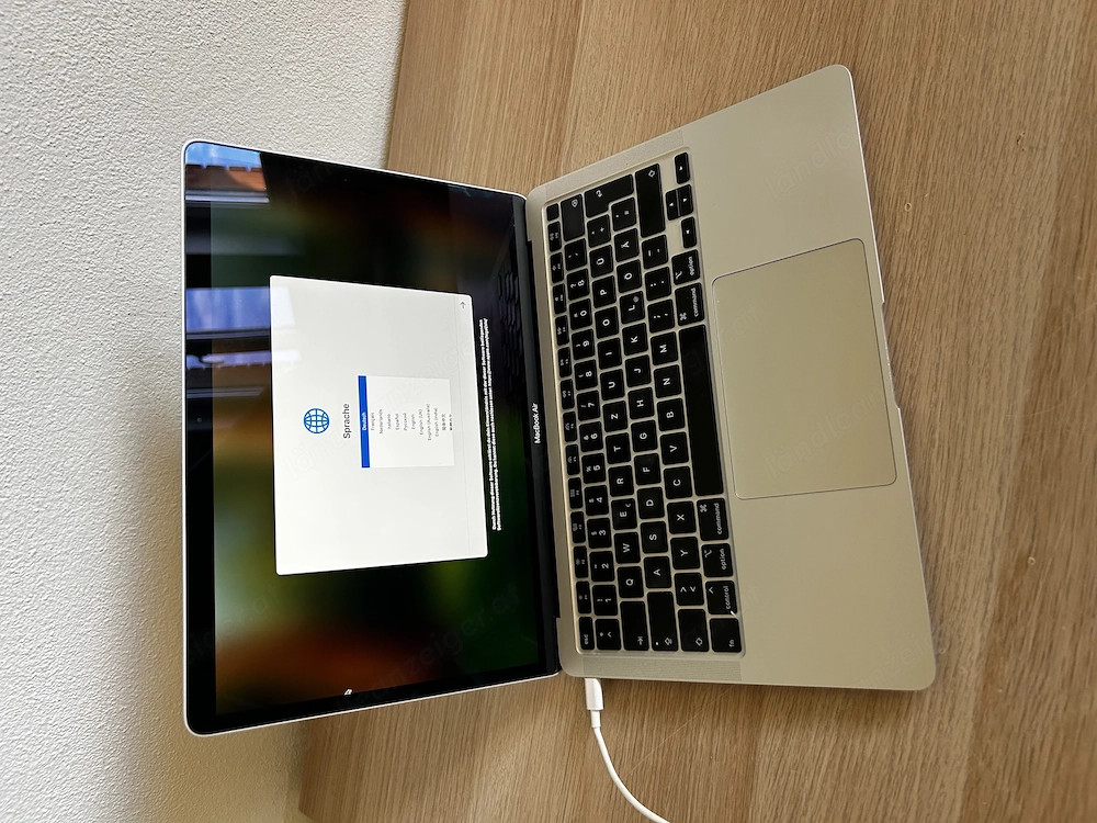 Apple MacBook Air 13  2020 | i3 | 8 GB | 256 GB SSD | Silber