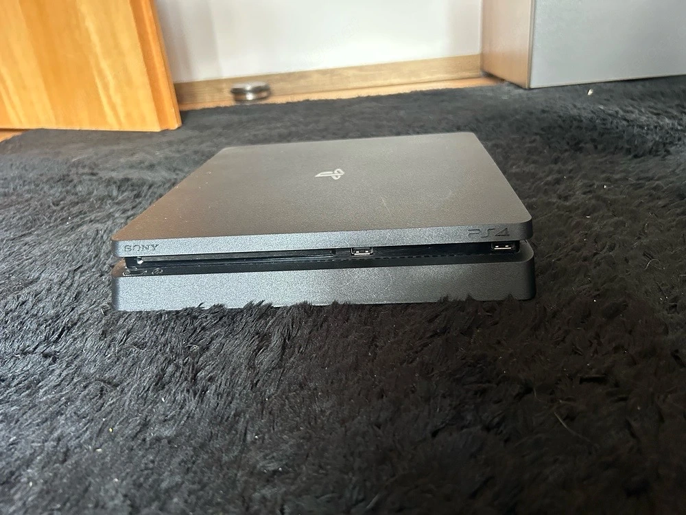Playstation 4 inkl Spiele