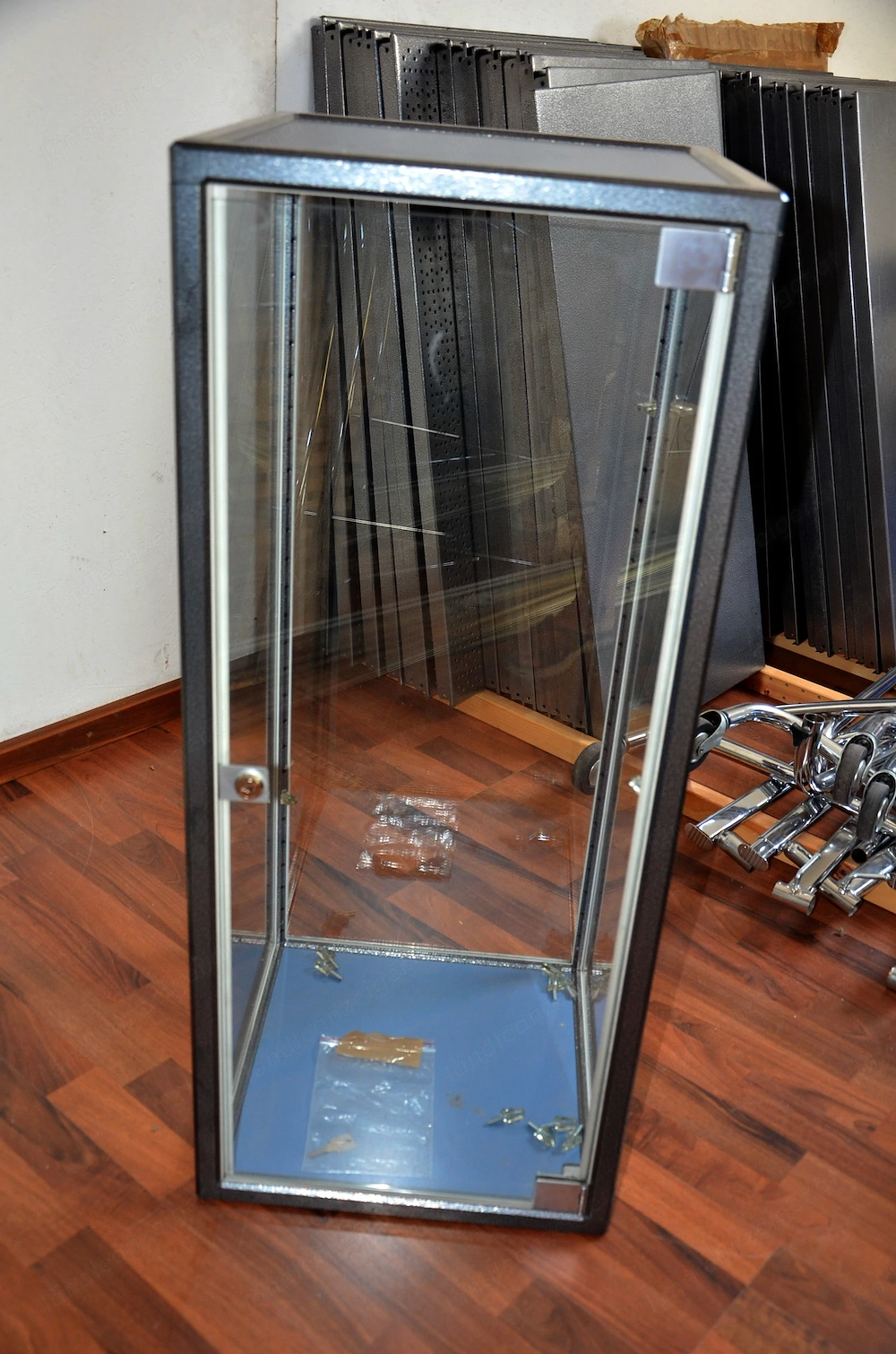 Glasvitrine, verschließbar 40 x 40 x 95 cm