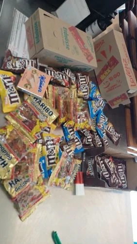 Haribo m&m Erdnüsse usw.