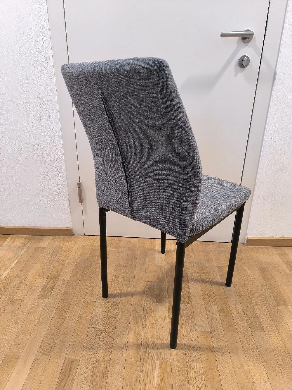 Stühle hellgrau 