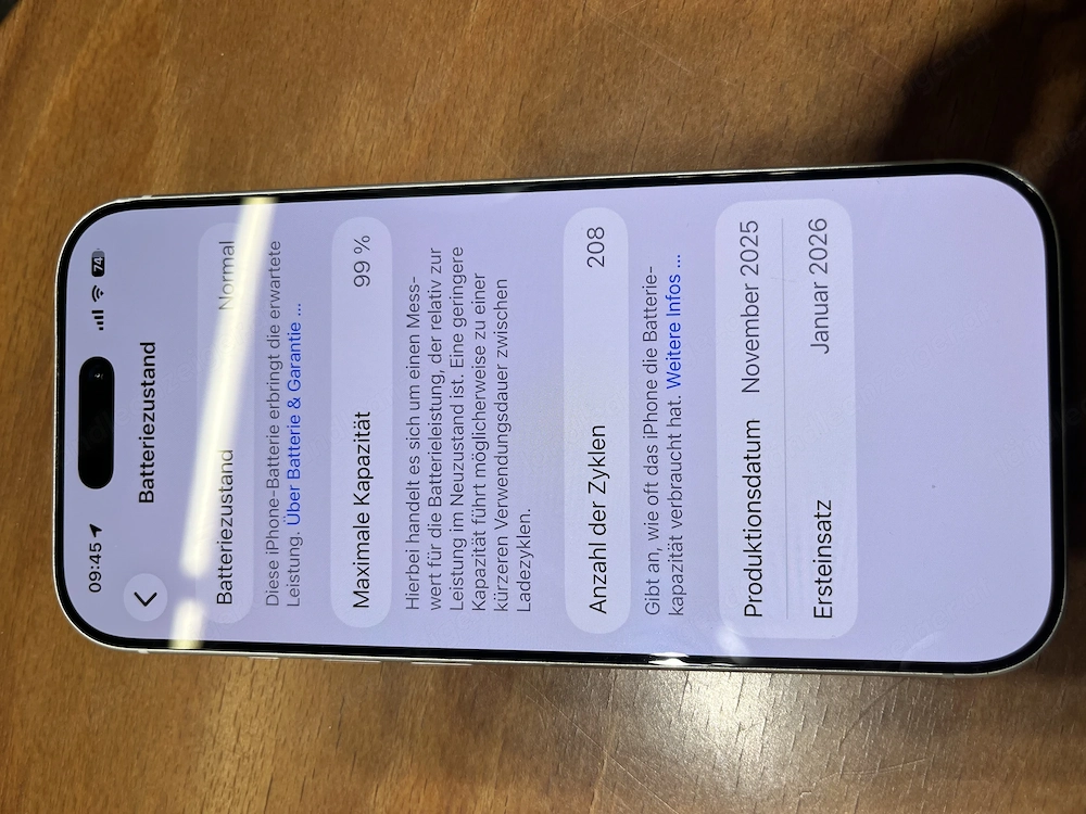 iPhone 17 pro , 256 gb, im Dezember 25 , gekauft , silber , mit 2 Schutzhüllen von Apple, 