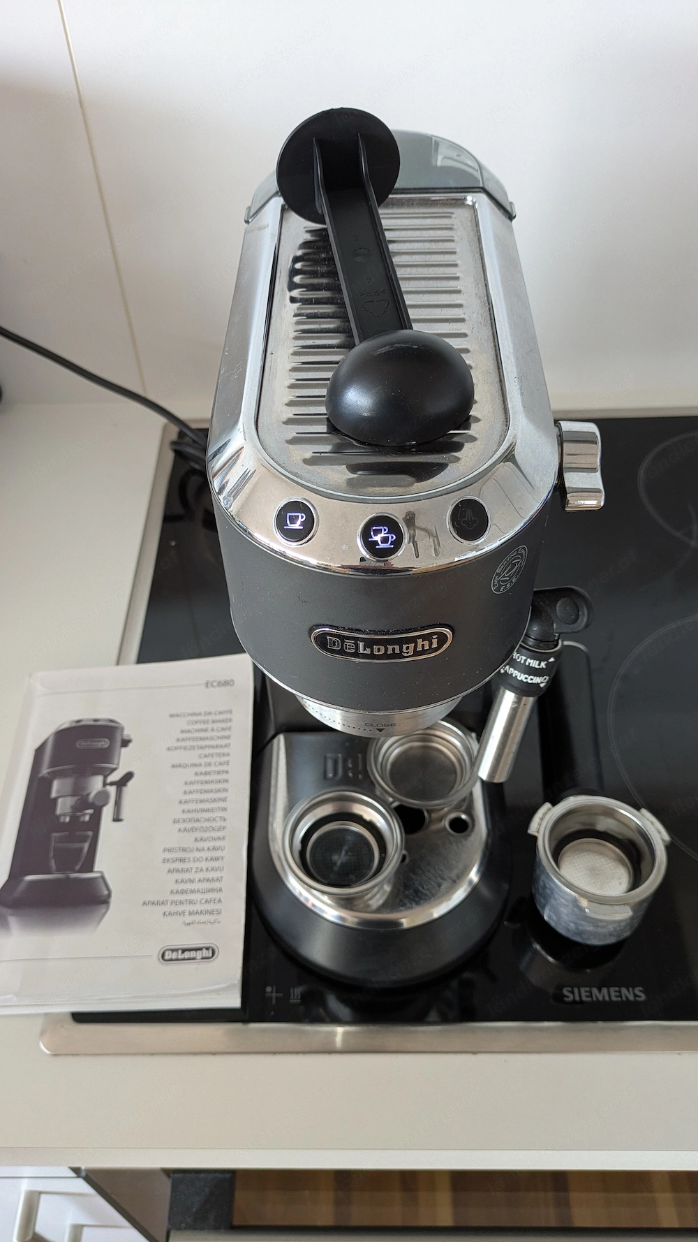 Delonghi Dedica EC685 Espresso Siebträger Maschine (gebraucht, tropft etwas nach)