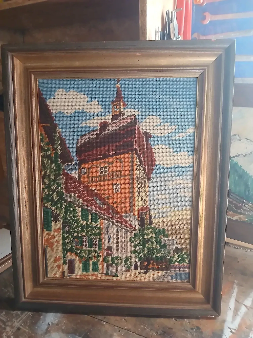 Bild Kirchturm gestickt  in sehr schönem Holzrahmen