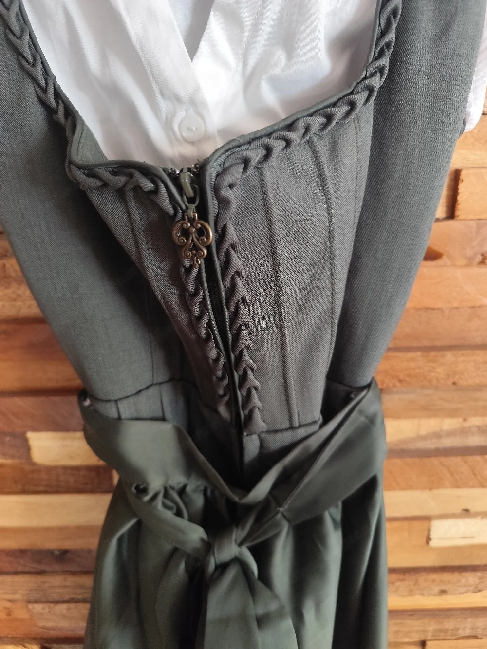 Tolles Dirndl neu 