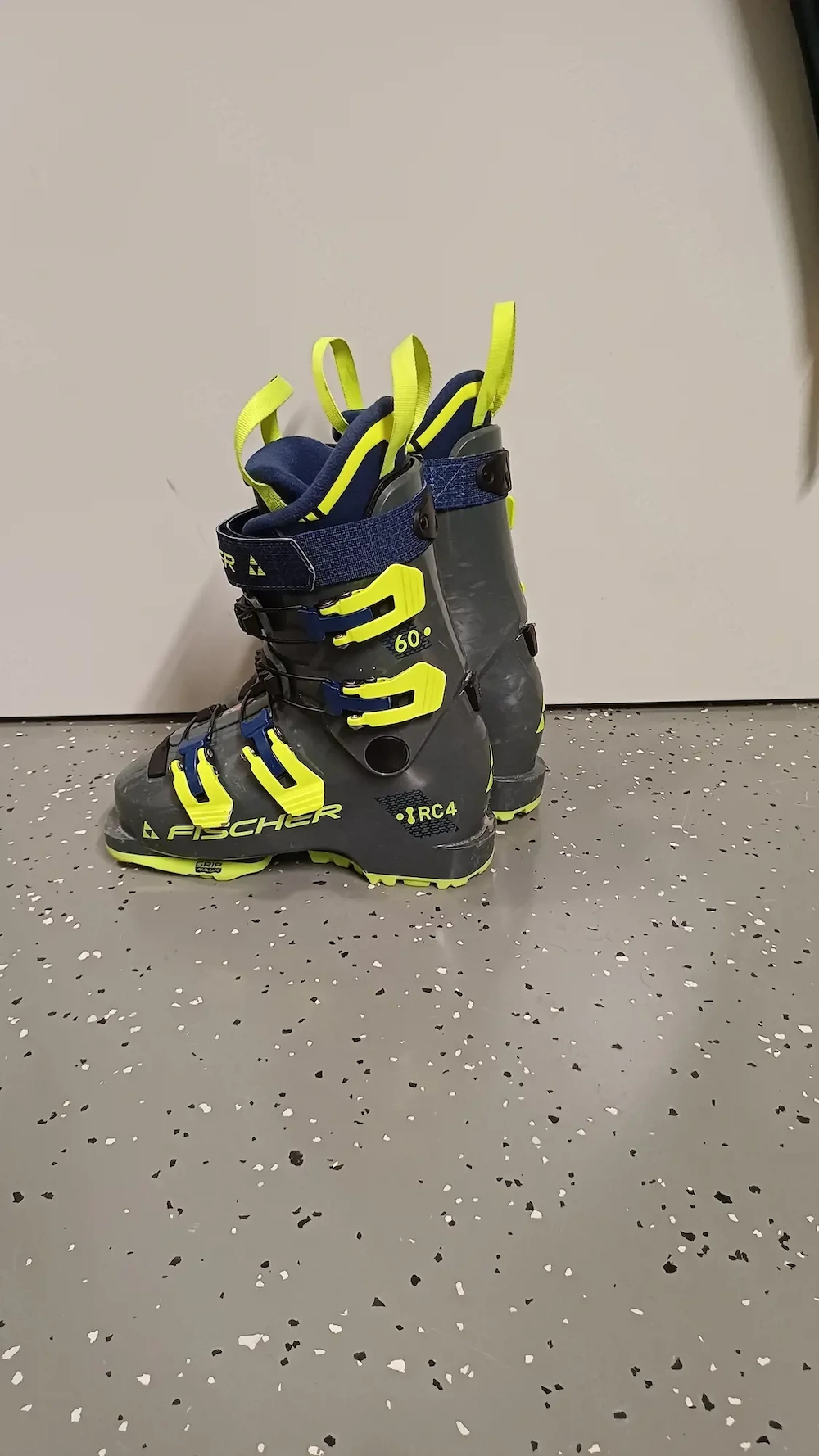 Kinder Skischuhe Fischer RC4 60 JR (21,5 MP; Schuhgröße 34) 