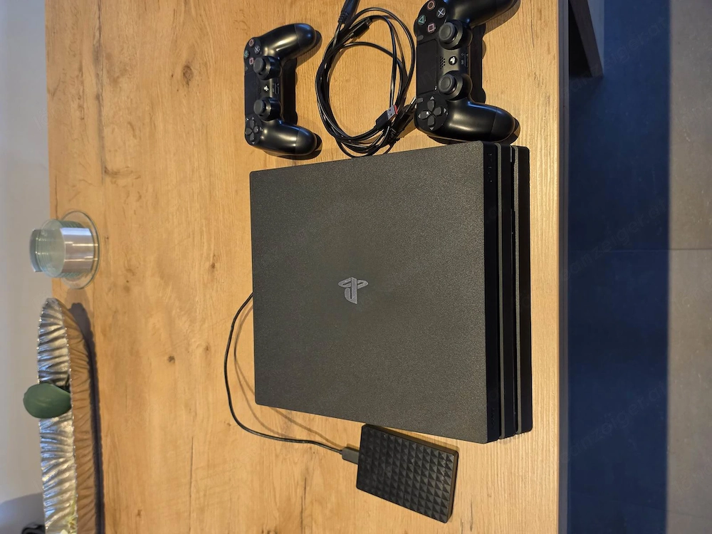 zu verkaufen PS4 Pro mit Zubehör