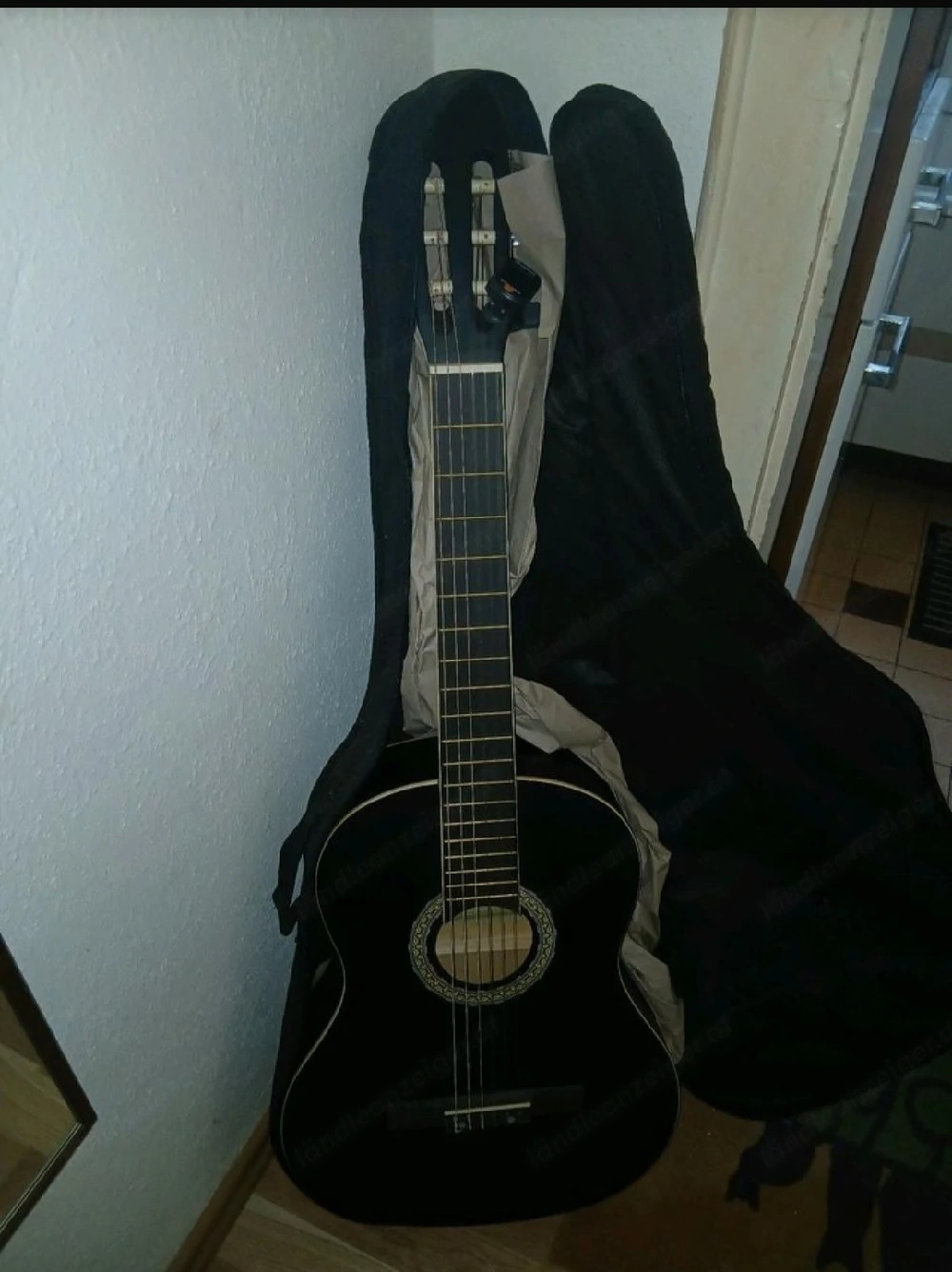 Gitarre Größe 39 mit neuer, vollständiger Schutzhülle   sofort abholbereit