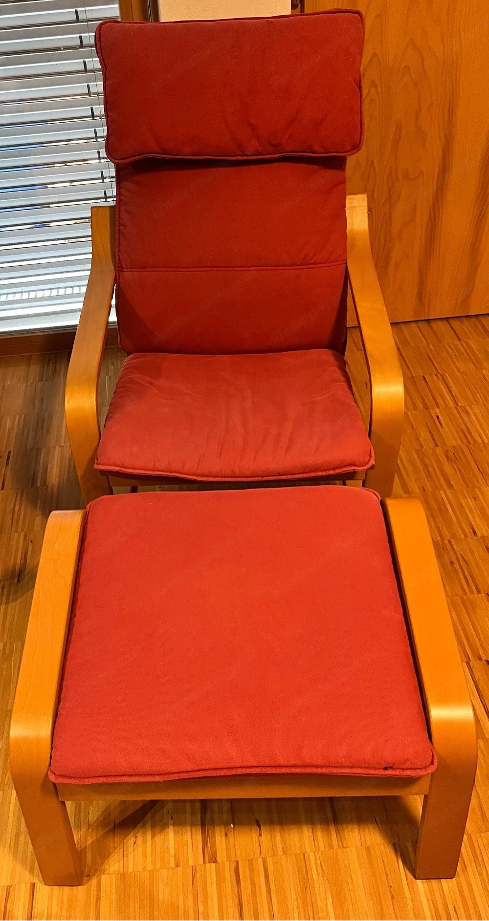 Poäng Sessel mit Hocker