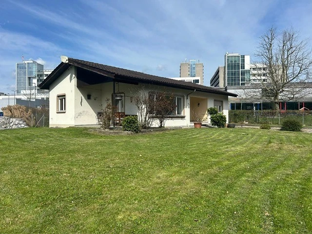 Charmanter älterer Bungalow mit großem Garten,Terrasse und Garage - Nähe Grenze Liechtenstein