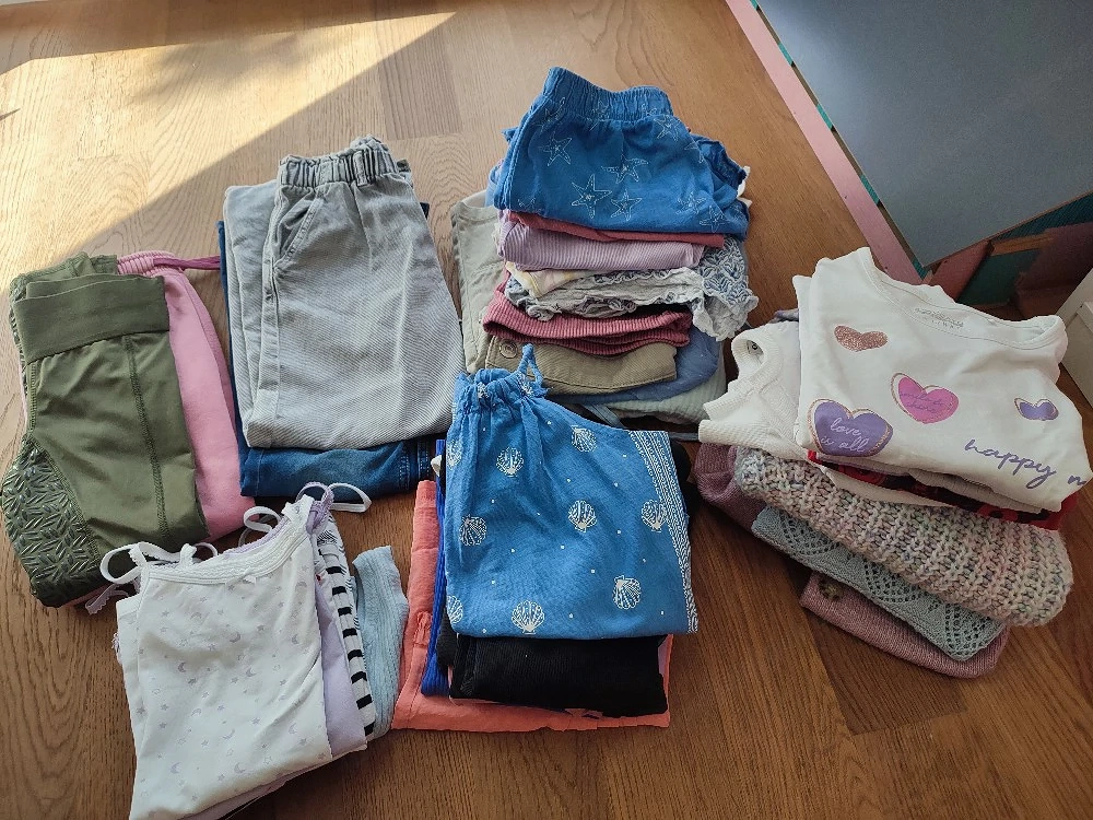 Kleidungspaket Gr. 122 128