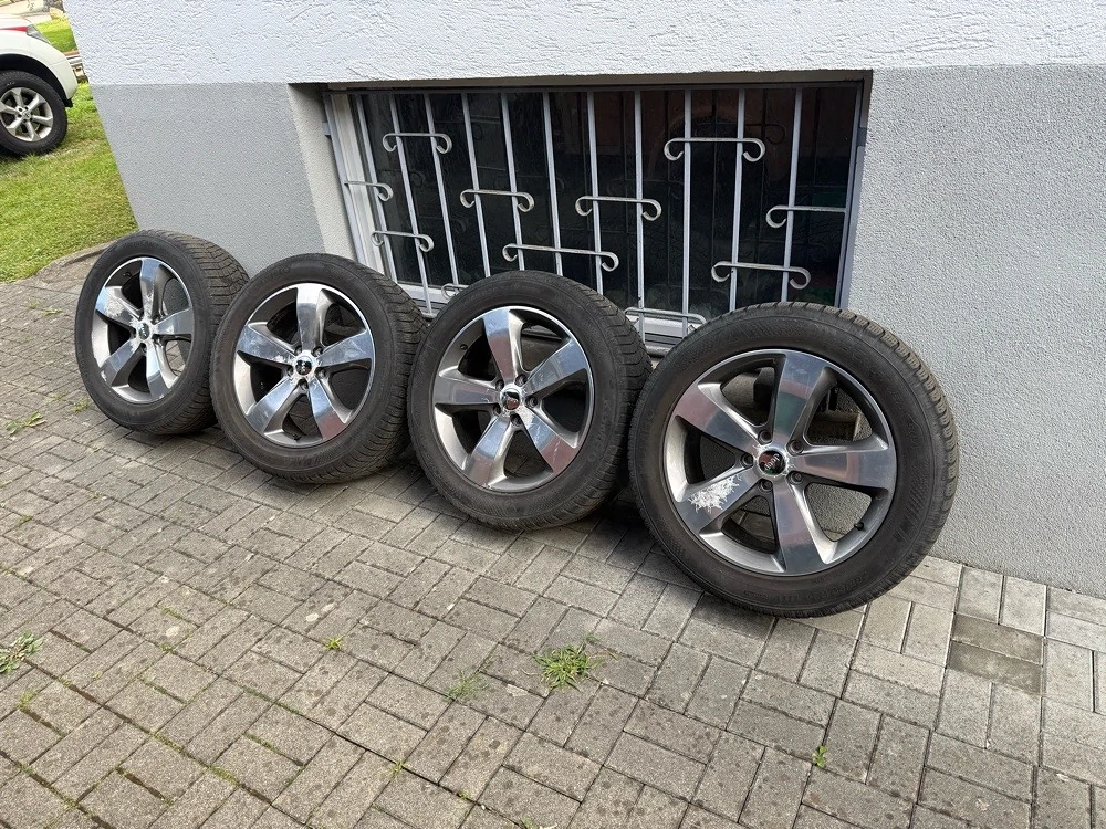 Jeep Grand Cherokee original 20Zoll Felgen mit WR