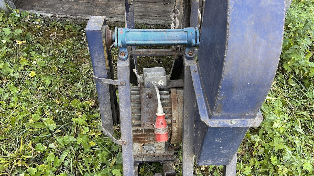 selbstgebaute stabile Wippsäge, Sägeblattdurchmesser 63 cm, 4,4 kW