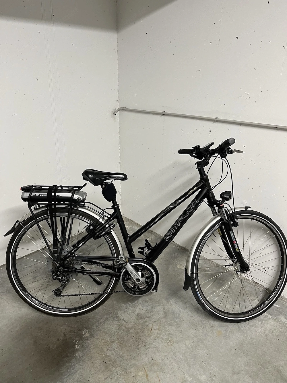 2 E-Bikes zu verkaufen