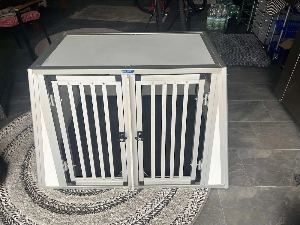 HUNDEBOX ALU mit Trennwand zum herausziehen