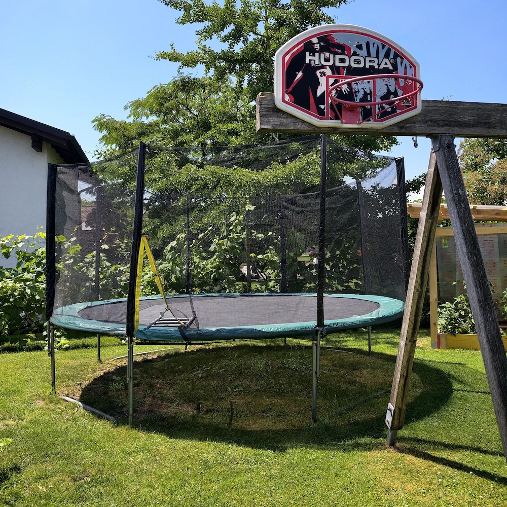 Tampolin und / oder Schaukel