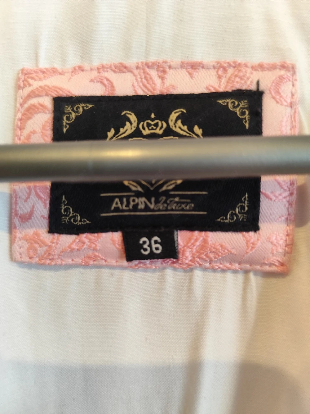 Wunderschönes Alpin de Luxe Dirndl 