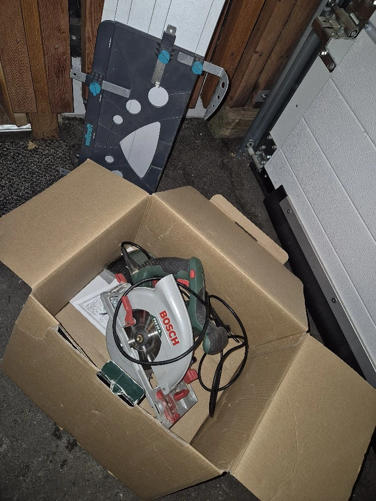 Bosch PKS 55A und Schiene Handkreissäge