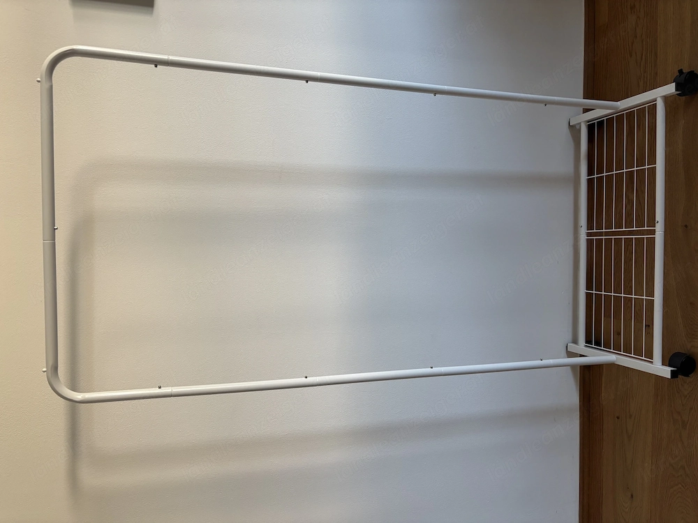 Kleiderstange weiß mit Rollen H150 B73 T 40cm