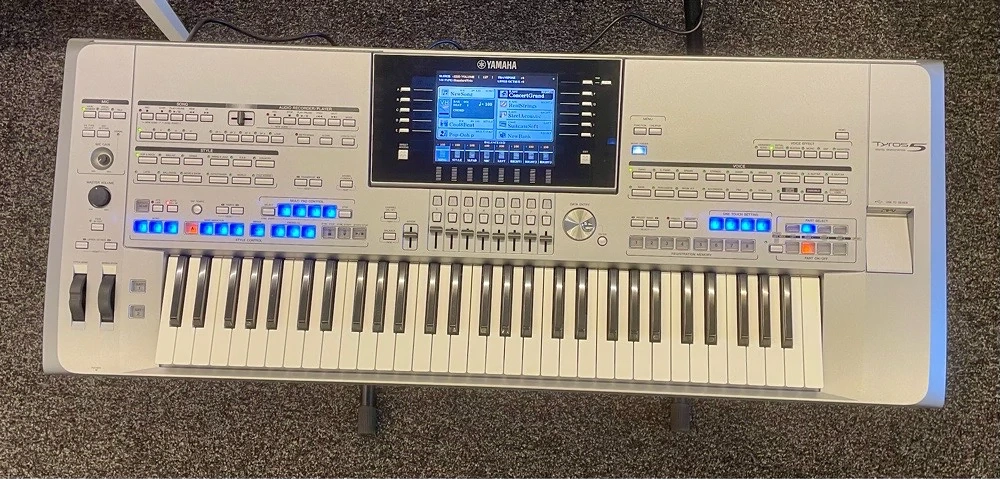 Yamaha Tyros 5 Keyboard Workstation