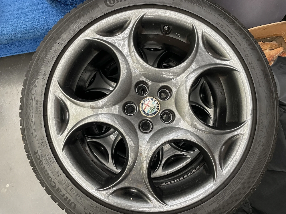 ALFA ROMEO Garnitur 4 Sommerräder auf Alufelgen 5x98 215 45 R17
