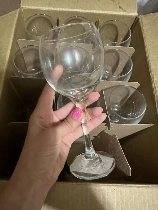 Absolut neue Weingläs