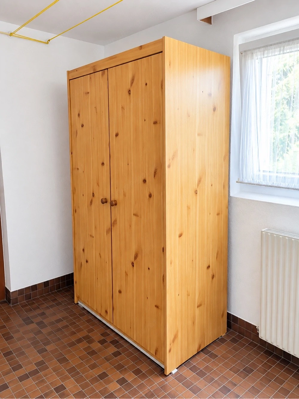 Kleiderschrank 